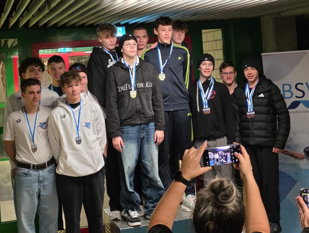 Gruppenbild auf dem Podest